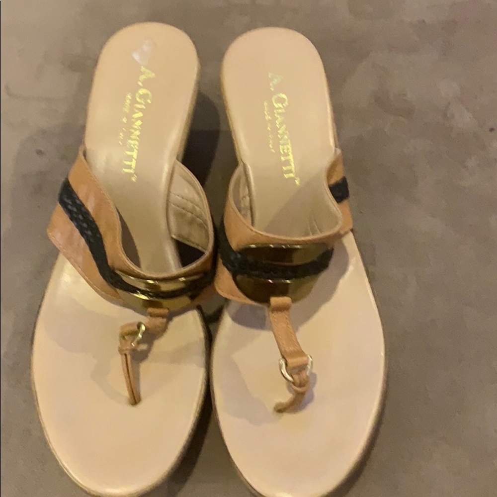 Wedge sandals - Picture 2 of 4